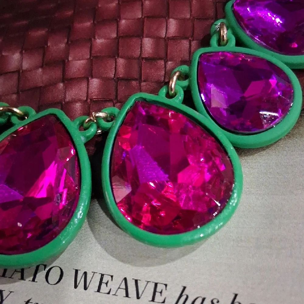 Taramanda  Gold and Pink Teardrop Necklace Set . - Picture 15 of 15